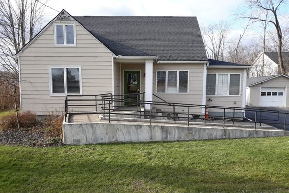 210 Old Bridge St, East Syracuse, NY 13057